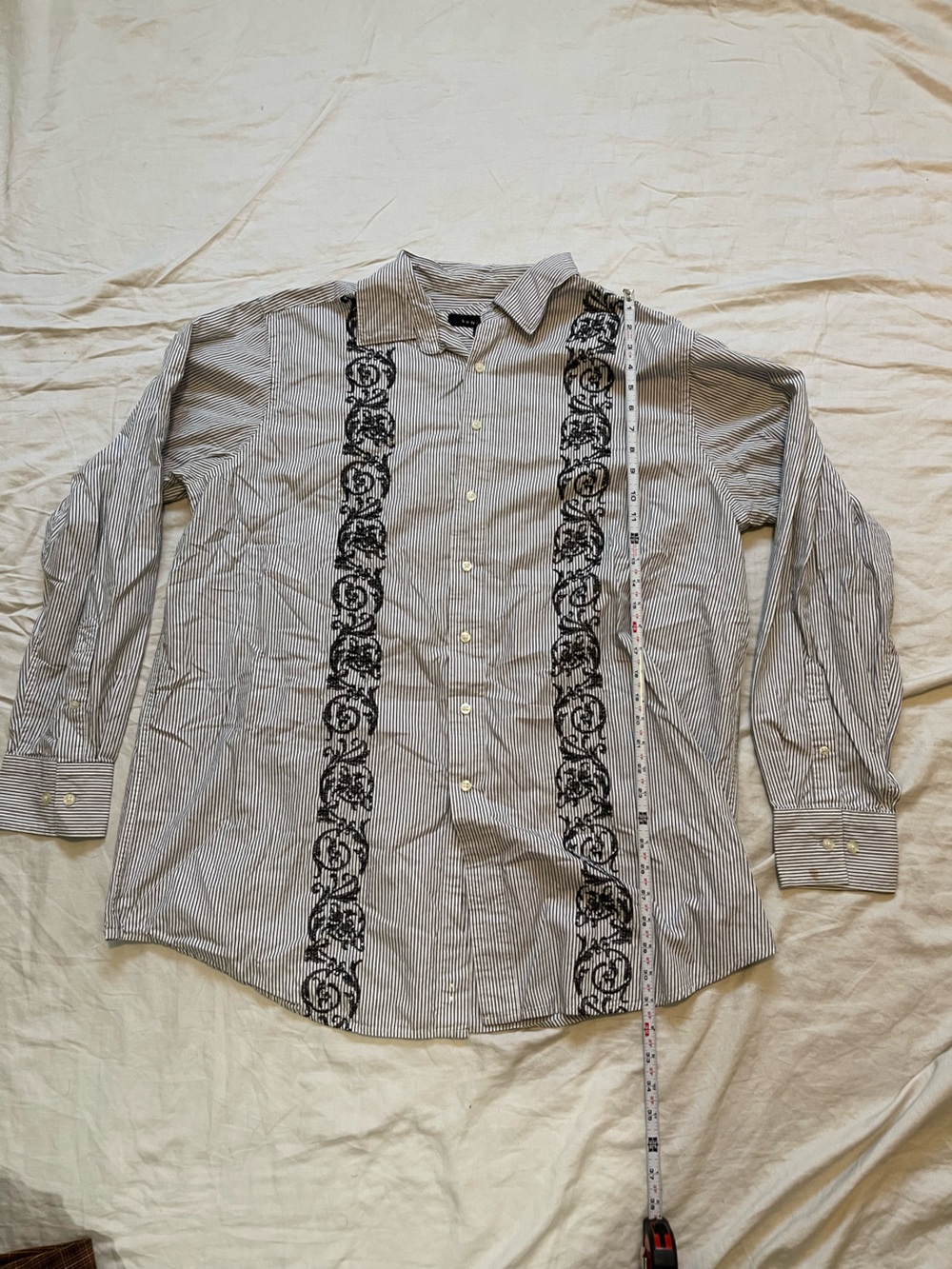 Men's Embroidered Button down Black & White Synrgy Xlt dress shirt